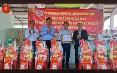 Chương trình trao tặng quà Tết năm 2026 tại xã Vàm Cỏ